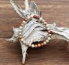 Simple Bracelet constitué de perles de Jaspe varié, en vue d'un mélange harmonieux dédié à votre attachement à la planète. Présence océanique par les tons froids et subtilement translucides.