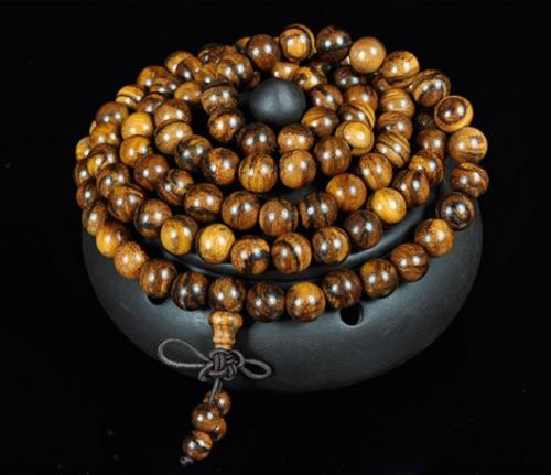 Collier Bouddhiste bois d'agar 108 perles